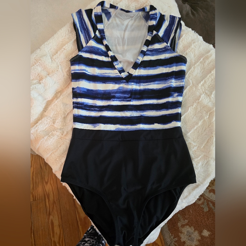 Skye Swimwear Black, Blue & White V Neck Medium One Piece